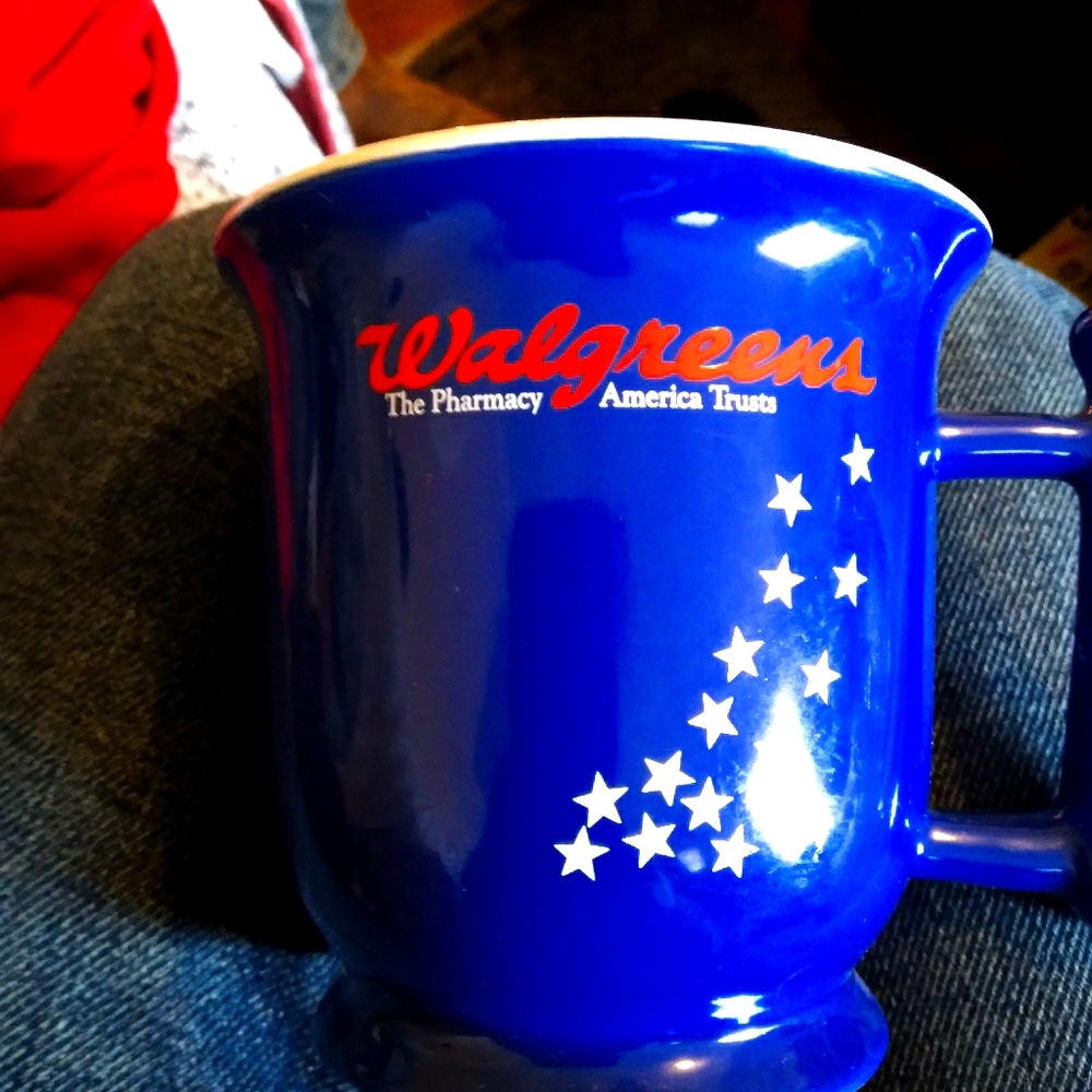 Walgreens coffee cups and soup bowl bundle